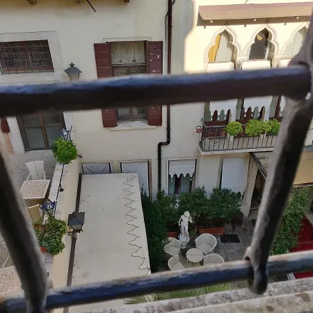 Casanova Relais דירה *